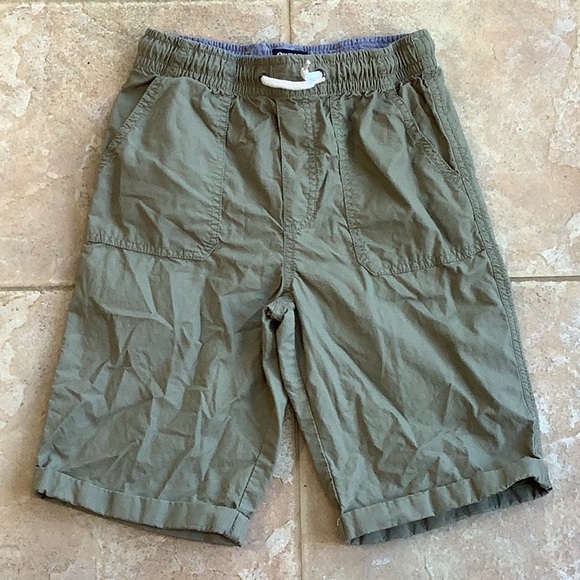 💥 Sz12 boys Oshkosh elastic pull on shorts green khaki - Picture 1 of 10